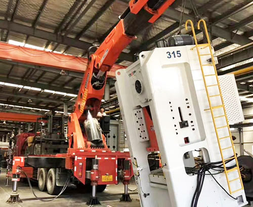 南吕镇附近随车吊出租，轻松解决运输难题